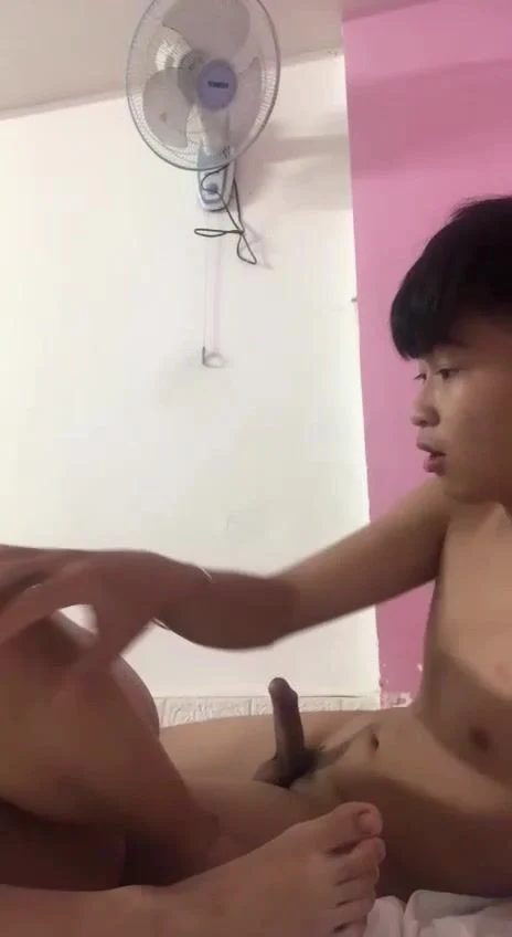 Bạn thân hết 3 năm tao bú cặc cho mày và mày móc lồn cho tao chứ không được đụ.